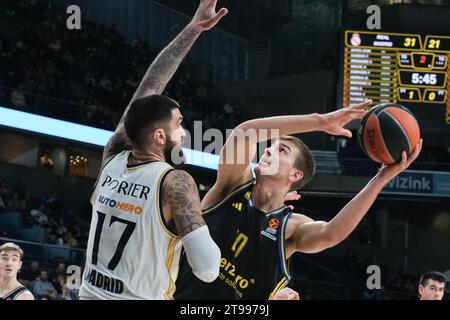 Brown Sterling di Alba Berlin in azione durante la partita Turkish Airlines EuroLeague tra Real Madrid e Alba Berlin al WiZink Center di Novembe Foto Stock