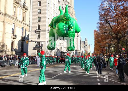 Partecipa alla parata del giorno del Ringraziamento di Macy del 2023 il 23 novembre 2023 a New York City. Foto Stock