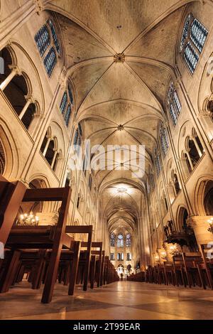 Interno della Cattedrale di Notre Dame a Parigi, Francia Foto Stock