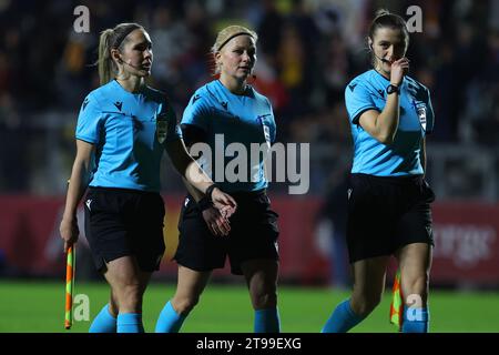 Roma, Italia. 23 novembre 2023. Roma, Italia 23.11.2023: trio di arbitri al termine della UEFA Women's Champions League 2023-2024, gruppo C partita di calcio AS ROMA vs AJAX al tre Fontane di Roma. Credito: Agenzia fotografica indipendente/Alamy Live News Foto Stock