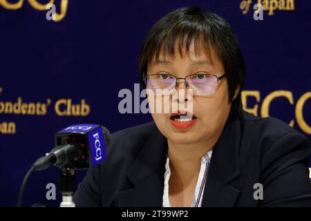 Tokyo, Giappone. 24 novembre 2023. Il ministro degli Esteri della NUG Zin Mar Aung parla durante una conferenza stampa al Club dei Ministri degli Esteri del Giappone nel centro di Tokyo. Zin Mar Aung è il ministro degli affari esteri del governo di unità nazionale (NUG) del Myanmar. Il ministro degli Esteri è in visita ufficiale in Giappone. (Immagine di credito: © Rodrigo Reyes Marin/ZUMA Press Wire) SOLO USO EDITORIALE! Non per USO commerciale! Foto Stock