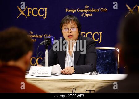 Tokyo, Giappone. 24 novembre 2023. Il ministro degli Esteri della NUG Zin Mar Aung parla durante una conferenza stampa al Club dei Ministri degli Esteri del Giappone nel centro di Tokyo. Zin Mar Aung è il ministro degli affari esteri del governo di unità nazionale (NUG) del Myanmar. Il ministro degli Esteri è in visita ufficiale in Giappone. (Immagine di credito: © Rodrigo Reyes Marin/ZUMA Press Wire) SOLO USO EDITORIALE! Non per USO commerciale! Foto Stock