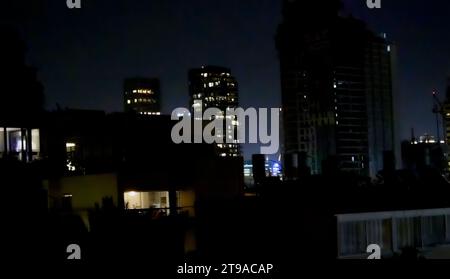 Centro di Tel Aviv di notte Foto Stock