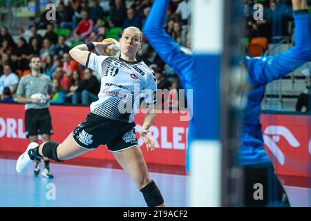 LUBIN, POLONIA - 28 OTTOBRE 2023: Handball EHF Champions League Women Match KGHM MKS Zaglebie Lubin - Team Esbjerg. Heindal Kathrine Brothmann. Foto Stock