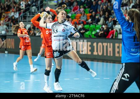 LUBIN, POLONIA - 28 OTTOBRE 2023: Handball EHF Champions League Women Match KGHM MKS Zaglebie Lubin - Team Esbjerg. In azione Jacobsen Julie Boe. Foto Stock