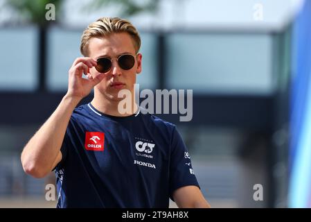 Abu Dhabi, Abu Dhabi. 24 novembre 2023. Liam Lawson (NZL) Autista riserva AlphaTauri. 24.11.2023. Campionato del mondo di Formula 1, Rd 23, Gran Premio di Abu Dhabi, circuito Yas Marina, Abu Dhabi, giornata di prove. Credito: XPB Images Ltd/Alamy Live News Foto Stock