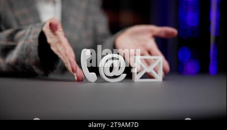 Banner Contattaci: Vari metodi per telefono, posta elettronica - background Foto Stock