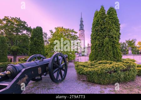 Czestochowa, Polonia - 19 luglio 2023: Monastero fortificato e chiesa di Jasna Gora. Sito di pellegrinaggio cattolico polacco con Madonna Nera a Czestochowa in Polonia. Foto Stock