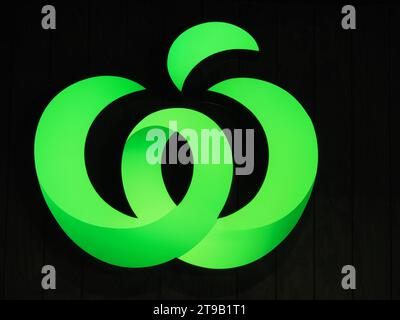 Australia, Canberra, 16 novembre 2023. Logo Woolworths Foto Stock