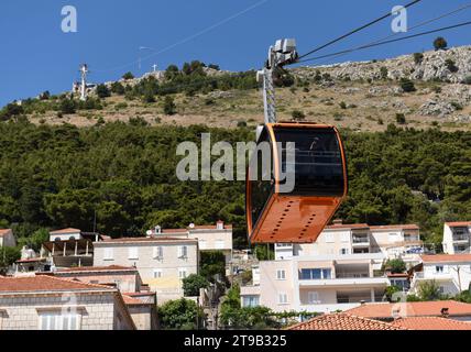 Dubrovnik, Croazia - 3 luglio 2021: La funivia di Dubrovnik, Croazia. Foto Stock