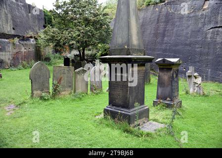 Tombe storiche, lapidi, tombe, cimiteri e lapidi di St James Memorial Cemetery, Saint James Mount & Gardens Liverpool Foto Stock