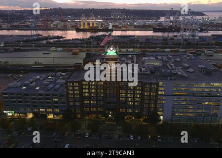 Una vista aerea generale della sede centrale di Starbucks, HQon Octomber 23, 2023, a Seattle, Washington. (Foto di Kirby Lee/Getty Foto Stock