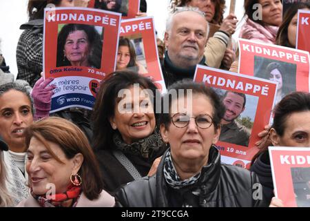 Rassemblement à l'appel de WIZO France pour la libération de tous les otages détenus par le Hamas. Anne Sinclair Benjamin Haddad, Noa étaient présents Foto Stock