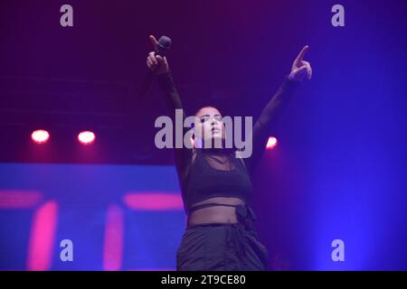 Padova, Italia. 23 novembre 2023: Emma Marrone si esibisce dal vivo presso la Hall di Padova per il suo tour souvenir in da Club Foto Stock