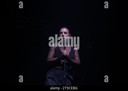 Padova, Italia. 23 novembre 2023: Emma Marrone si esibisce dal vivo presso la Hall di Padova per il suo tour souvenir in da Club Foto Stock