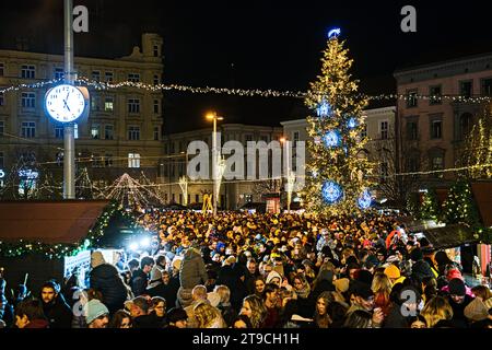 Brno, Repubblica Ceca. 24 novembre 2023. La cerimonia di illuminazione dell'albero di Natale si è tenuta a Brno, Repubblica Ceca, il 24 novembre 2023. Crediti: Patrik Uhlir/CTK Photo/Alamy Live News Foto Stock