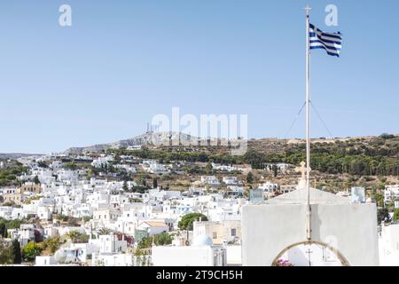 Lefkes, Griechenland. 22 ottobre 2023. Paros, Grecia 2023, vista sulla città di Lefkes, una piccola città nel centro di Paros, vista su Lefkes, una piccola città nel centro di Paros, credito: dpa/Alamy Live News Foto Stock