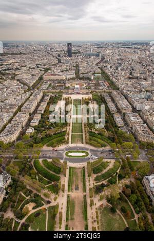 Panorama della città di Parigi dalla Torre Eiffel Foto Stock