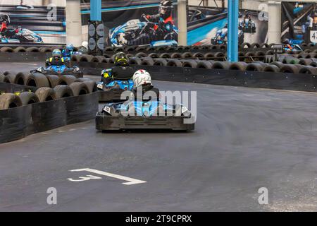 British Indoor Karting Championship 2023: La gran finale e l'incoronazione dei 5 campioni britannici si sono svolti al TeamSport Warrington Multi-Level, 1000 Foto Stock