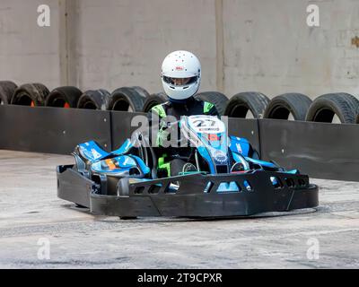 British Indoor Karting Championship 2023: La gran finale e l'incoronazione dei 5 campioni britannici si sono svolti al TeamSport Warrington Multi-Level, 1000 Foto Stock