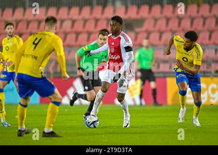 Amsterdam, Paesi Bassi. 24 novembre 2023. AMSTERDAM, PAESI BASSI - 24 NOVEMBRE: Jaydon Banel di Jong Ajax in azione durante la partita olandese Keuken Kampioen Divisie tra Jong Ajax e TOP Oss allo Sportpark De toekomst il 24 novembre 2023 ad Amsterdam, Paesi Bassi. (Foto di Jan Mulder/Orange Pictures) credito: Orange Pics BV/Alamy Live News Foto Stock