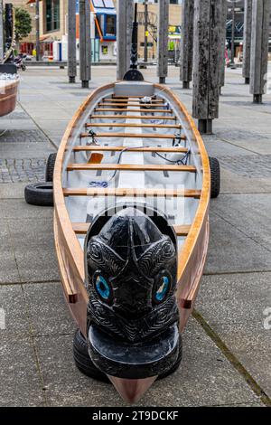 Maori Waka sul lungomare di Wellington in nuova Zelanda. Foto Stock