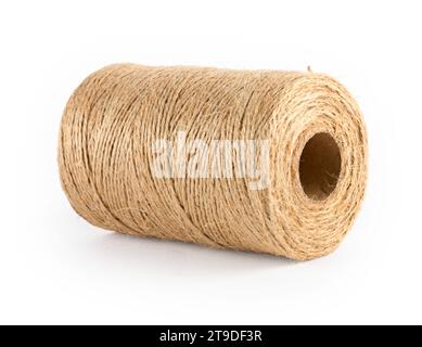 Bobina di corda naturale marrone, isolata su bianco Foto Stock