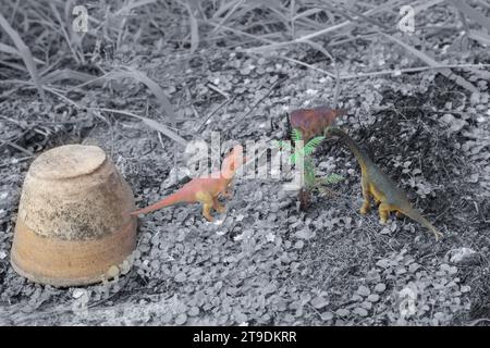 immagine a infrarossi dei giocattoli dei dinosauri della prateria boscosa Foto Stock