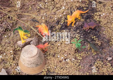 immagine a infrarossi dei giocattoli dei dinosauri della prateria boscosa Foto Stock