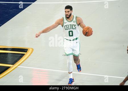 Orlando, Florida, USA, 24 novembre 2023, l'attaccante dei Boston Celtics Jayson Tatum #0 durante il secondo tempo all'Amway Center. (Foto Credit: Marty Jean-Louis/Alamy Live News Foto Stock