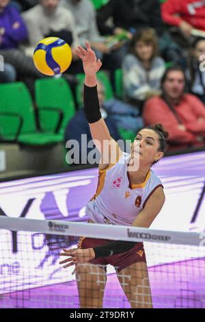 Treviso, Italia. 22 novembre 2023. Prosecco Doc Imoco Conegliano vs Roma Volley Club durante Prosecco Doc Imoco Conegliano vs Roma Volley Club, Volley serie A1 partita femminile a Treviso, Italia, 22 novembre 2023 crediti: Agenzia fotografica indipendente/Alamy Live News Foto Stock