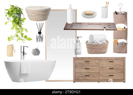 Tavola di umore con vasca da bagno, accessori da bagno ed elementi decorativi su sfondo bianco Foto Stock