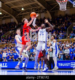 Durham, North Carolina, USA. 24 novembre 2023. Partita di pallacanestro NCAA al Cameron Indoor di Durham, North Carolina. (Scott Kinser/CSM). Credito: csm/Alamy Live News Foto Stock