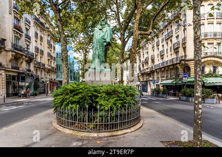 La statua dello scrittore francese Honoré de Balzac di Auguste Rodin in Boulevard Raspail, quartiere Montparnasse, centro di Parigi, Francia Foto Stock