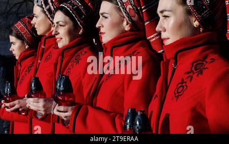 Kiev, Ucraina. 25 novembre 2023. Immagine scattata durante una cerimonia per commemorare l'Holodomor, durante una visita a Kiev, Ucraina, sabato 25 novembre 2023. L'Holodomor, noto anche come la carestia del terrore o la grande carestia, è stata una carestia provocata dall'uomo in Ucraina sovietica dal 1932 al 1933 che ha ucciso milioni di ucraini. BELGA PHOTO BENOIT DOPPAGNE Credit: Belga News Agency/Alamy Live News Foto Stock