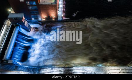 Drenaggio fluviale per evitare inondazioni Foto Stock