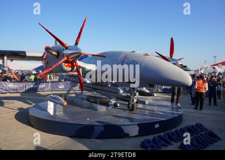 ISTANBUL, TURKIYE - 01 MAGGIO 2023: Baykar Bayraktar Akinci a Teknofest Istanbul Foto Stock