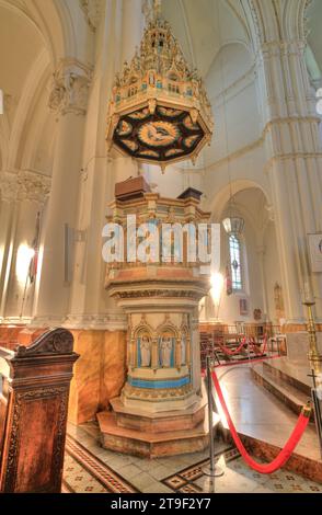 Budapest, Ladislaus-Kirche, Szent Laszló tér, Ödön Lechner, Gyula Pártos 1898 // Budapest, Chiesa di Ladislaus, Szent Laszló tér, Ödön Lechner, Gyula Pár Foto Stock