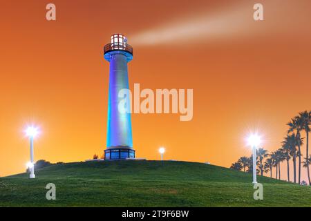 Long Beach, California, USA Harbor Lighthouse all'alba con nebbia spettacolare. Foto Stock