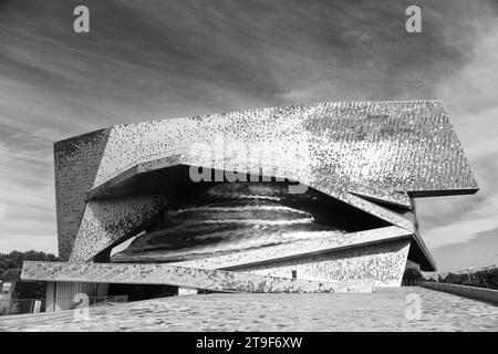 Parigi, Francia - 2 settembre 2019: Filarmonica di Parigi (Philharmonie de Paris) a Parigi, Francia. Foto Stock