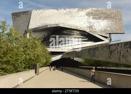 Parigi, Francia - 2 settembre 2019: Filarmonica di Parigi (Philharmonie de Paris) a Parigi, Francia. Foto Stock