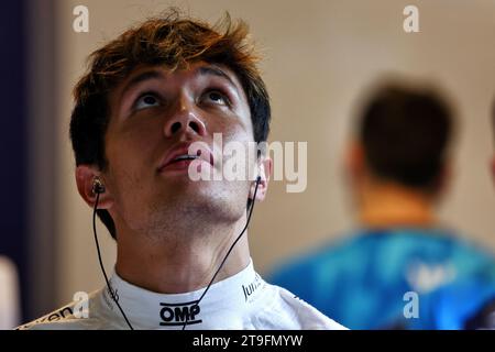 Abu Dhabi, Abu Dhabi. 25 novembre 2023. Alexander Albon (THA) Williams Racing. Campionato del mondo di Formula 1, Rd 23, Gran Premio di Abu Dhabi, sabato 25 novembre 2023. Circuito Yas Marina, Abu Dhabi, Emirati Arabi Uniti. Crediti: James Moy/Alamy Live News Foto Stock