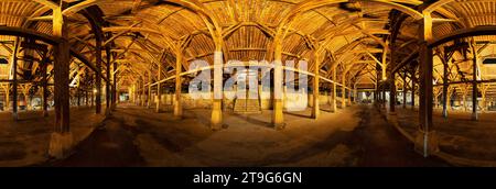 La Côte Saint André: Mercato medievale coperto di notte Foto Stock