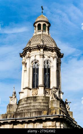 Dettaglio del Campanile costruito a metà del XIX secolo da Sir Charles Lanyon, nel Campus del Trinity College, nel centro di Dublino, Irlanda Foto Stock