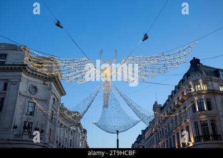 Regno Unito, Londra - West End Christmas Lights su Regent Street Foto Stock