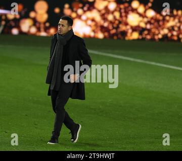 Swansea, Regno Unito. 25 novembre 2023. Liam Rosenior, capo allenatore/manager di Hull City si occupa della partita. La partita del campionato EFL Skybet, Swansea City contro Hull City allo Stadio Swansea.com di Swansea, Galles, sabato 25 novembre 2023. Questa immagine può essere utilizzata solo per scopi editoriali. Solo per uso editoriale, foto di Andrew Orchard/Andrew Orchard fotografia sportiva/Alamy Live news credito: Andrew Orchard fotografia sportiva/Alamy Live News Foto Stock