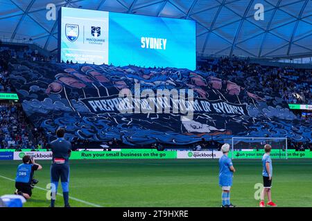 Sydney, Australia. 25 novembre 2023. I tifosi del Sydney FC mostrano una Tifo davanti alla A-League Men Rd5 tra il Sydney FC e i Wanderers all'Allianz Stadium il 25 novembre 2023 a Sydney, Australia Credit: IOIO IMAGES/Alamy Live News Foto Stock