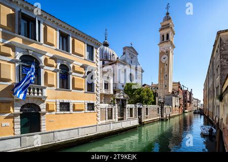 San Giorgio dei Greci, torre pendente a Venezia, Italia Foto Stock