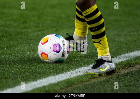 Dortmund, Signal-Iduna-Park, 25.11.23: Symbolbild beim 1. Bundesliga Spiel Borussia Dortmund contro Borussia Mönchengladbach. Foto Stock