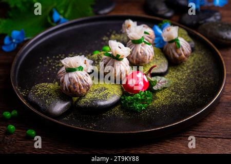 Panino di melograno vegetale selvatico con KALIMERIS INDIANO Foto Stock